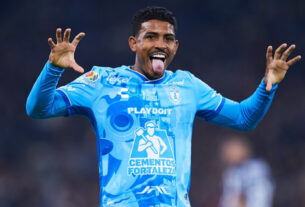 Técnico do Pachuca revela retorno de John Kennedy ao Fluminense; confira