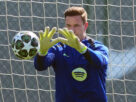 Ter Stegen é submetido à cirurgia, mas tempo de recuperação gera polêmica no Barcelona