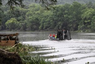 Texas busca desaparecidos após enchentes que deixaram ao menos 79 mortos