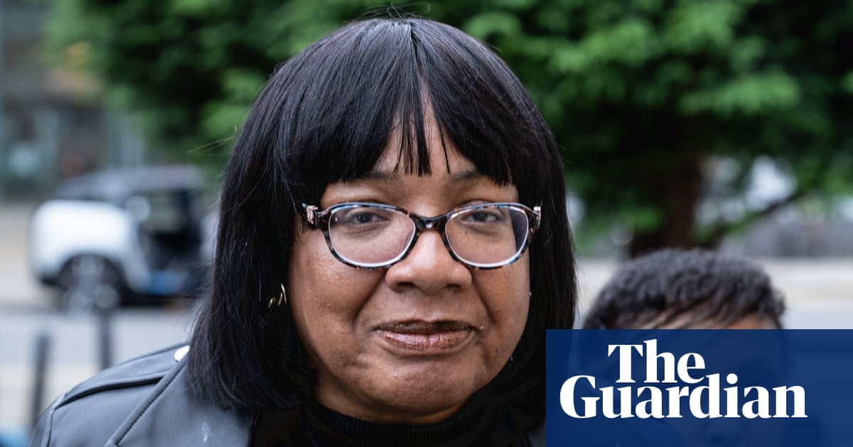 Trabalho suspende Diane Abbott pela segunda vez sobre os comentários do racismo | Diane Abbott