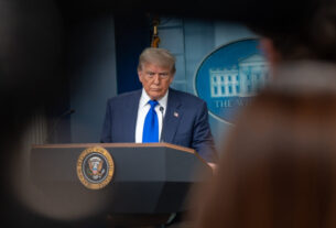 Trump ameaça países alinhados ao Brics com tarifa extra de 10%