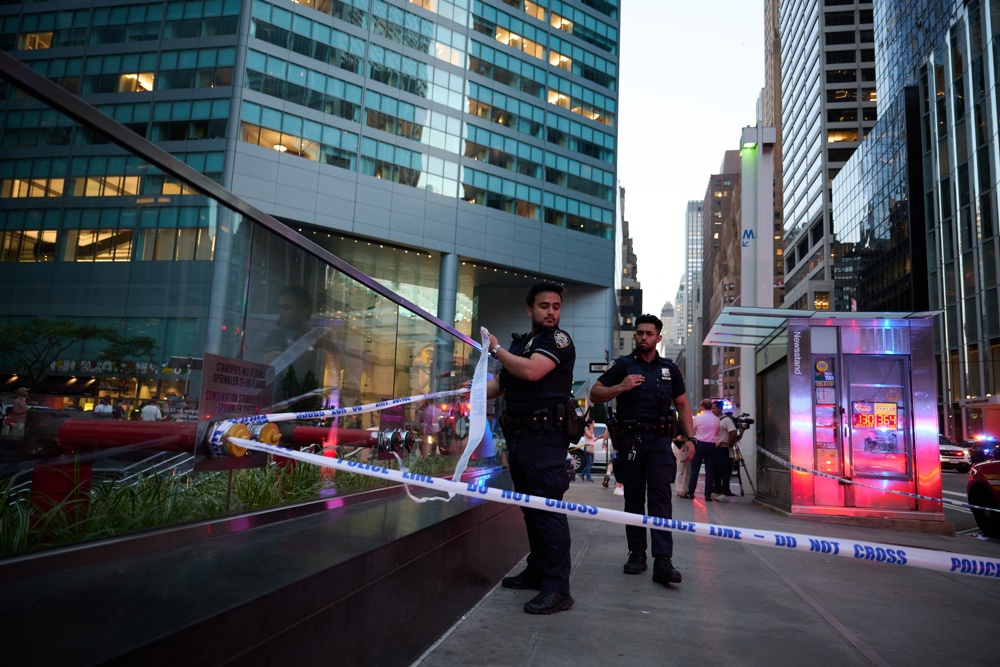 Trump chama ataque a tiros em Nova York de violência ‘sem sentido’ cometida por um ‘lunático’