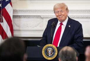Trump diz que acordos tarifários já foram feitos por meio das cartas, mas está aberto a conversas