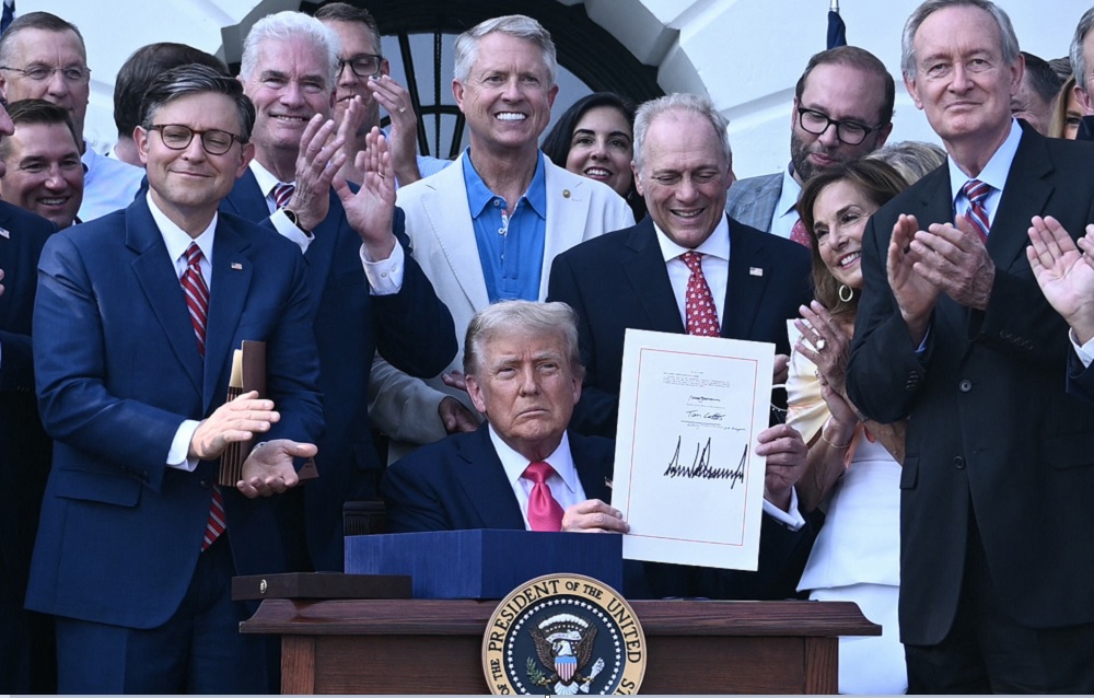 Trump promulga ‘Lei Grande e Bela’ do orçamento no Dia da Independência dos EUA