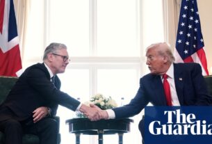 Trump reconhece 'fome real' em Gaza e diz a Israel para deixar entrar 'cada grama de comida' | Donald Trump