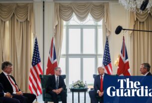 Trump usa conferência de imprensa com Starmer para aumentar seu negócio de golfe | Donald Trump