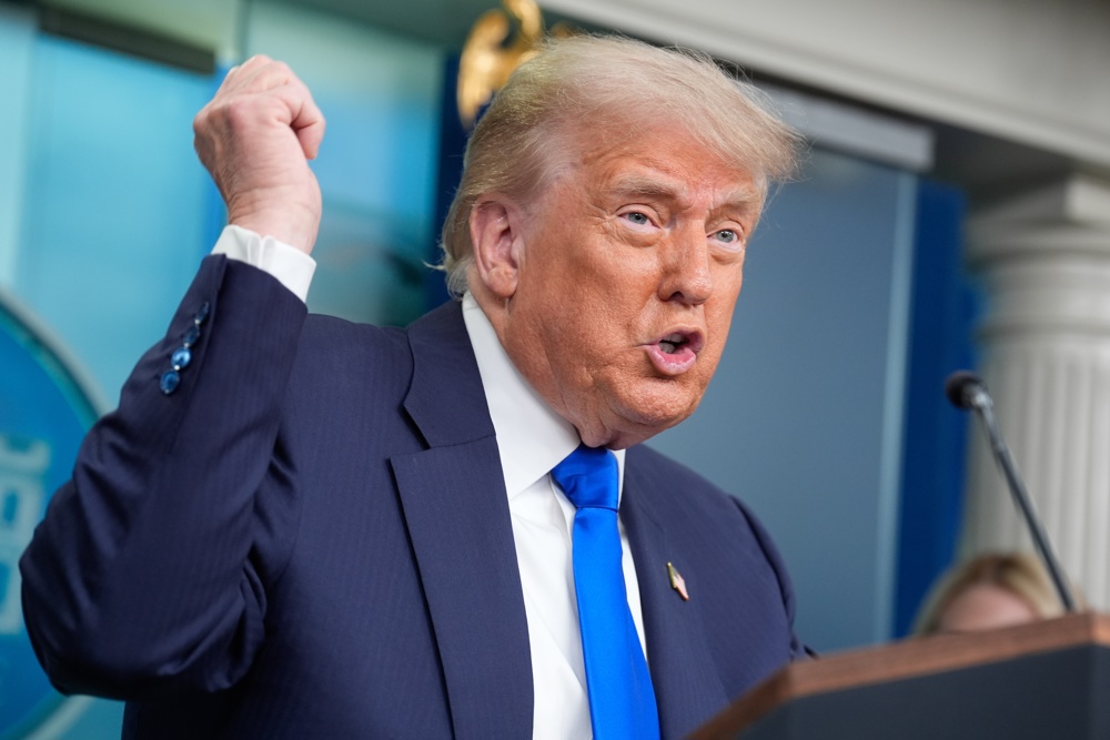 Trump volta a defender ‘grande’ Bolsonaro e pede que deixem ex-presidente em paz