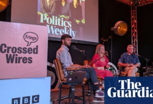 Um ano de trabalho - Politics Weekly Live no Crossed Wire Festival | Política