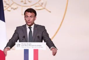 União Europeia se prepara para retaliação às tarifas de Trump, diz Macron