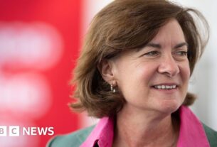 Usar escritórios ou perdê -los, Eluned Morgan disse à equipe do governo galês