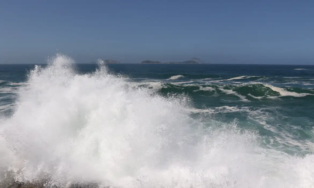 Veja quais locais do país podem ter ondas de mais de 3 metros devido à ressaca marítima