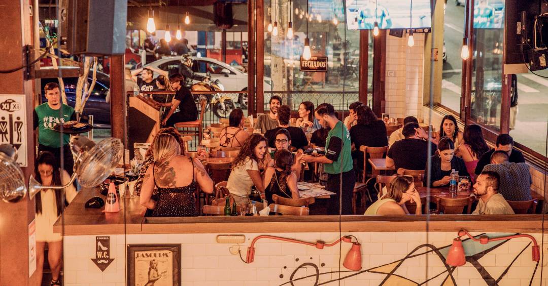 Vendas em bares e restaurantes registram queda 3,7% em junho