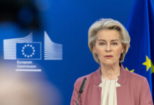 Von der Leyen nega irregularidades em contratos com a Pfizer
