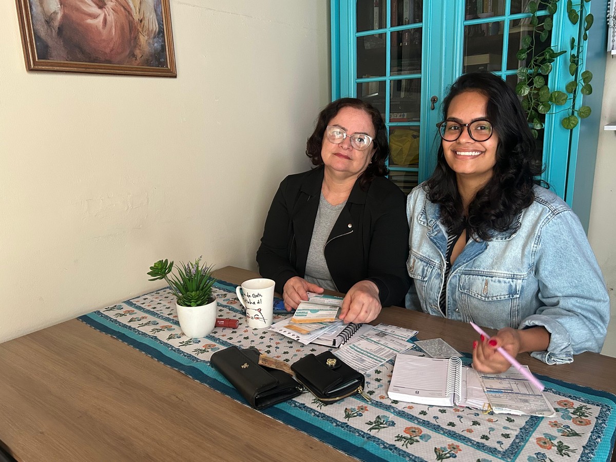 famílias seguem exemplo da Consuelo, de 'Vale tudo', e dividem despesas com filhos