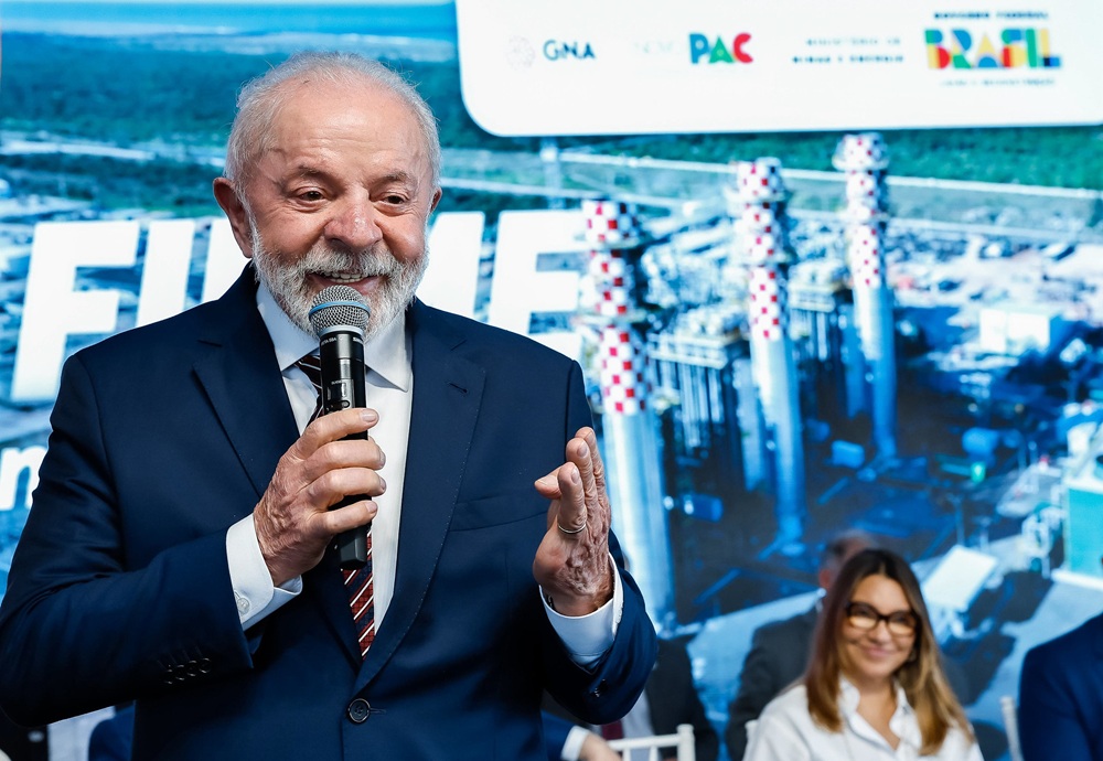 ‘Espero que o presidente dos Estados Unidos reflita a importância do Brasil’, diz Lula