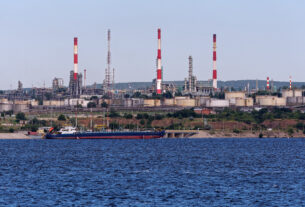 A Ucrânia Drone Strike interrompe as operações na refinaria de petróleo de Saratov