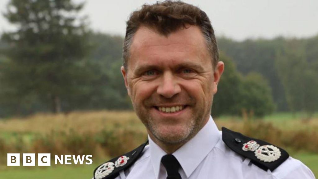 A polícia de Warwickshire responde à reivindicação de 'estupro' de George Finch