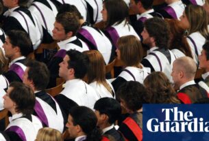 A taxa internacional de estudantes poderia custar universidades em inglês £ 600m por ano | Financiamento da universidade