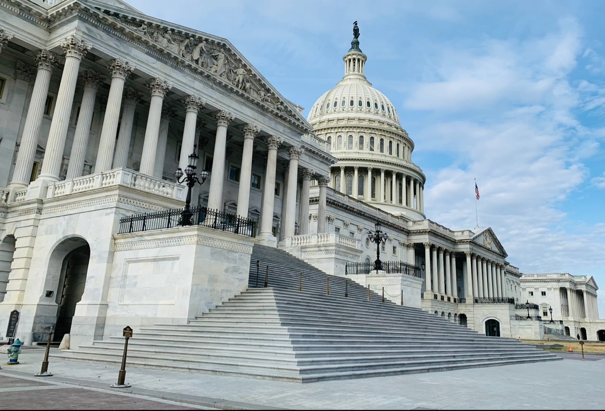 'Baton derrubou' - Trump Admin 'interrompeu abruptamente as sanções da Rússia, enfraqueceram a posição da Ucrânia, revela o relatório do Senado