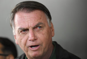 Bolsonaro deixa prisão domiciliar pela primeira vez para exames médicos