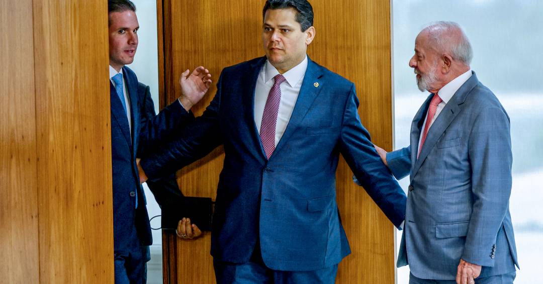 Com reação à tarifaço, Lula atrai Motta e Alcolumbre e mira pacificação