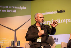Ex-governador Paulo Hartung lança livro com artigos - 04/08/2025 - Painel