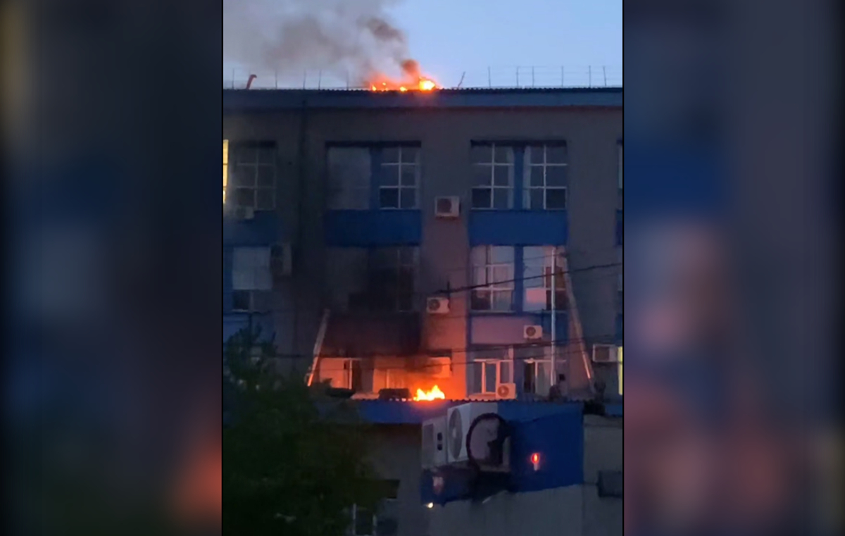 Fábrica Militar Russa sobe em chamas após o Drone Strike