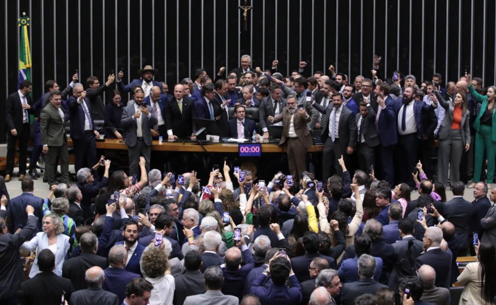 Hugo Motta erra ao citar estado de Zé Trovão em representação
