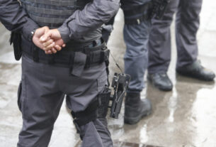 O estudo mostra aumento da criminalidade em espaços como residências e escolas, além do crescimento de crimes no meio digital