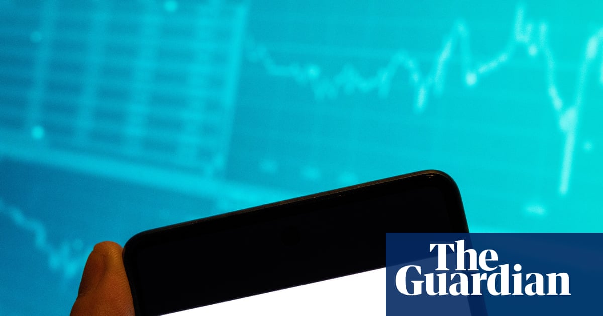 Lib Dems exigem regulamentação urgente dos anúncios do YouTube após onda de golpes | YouTube