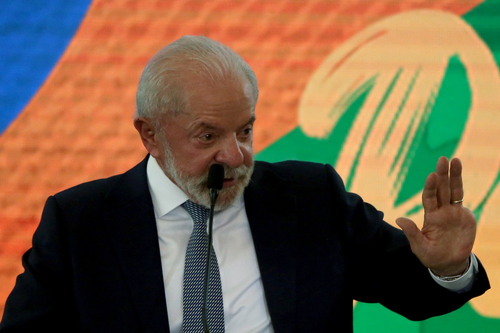 Lula diz que não quer falar sobre ‘cidadão que tentou dar um golpe’ após prisão de Bolsonaro