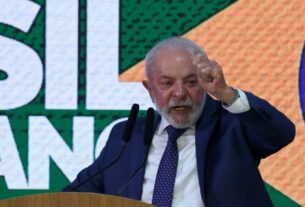 Lula diz que o Brasil ‘é muito mais democrático’ do que os EUA em ‘muitas coisas’