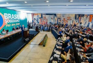 Lula ironiza críticas de Trump e sugere que ex-presidente dos EUA use o PIX: ‘Coisa moderna’