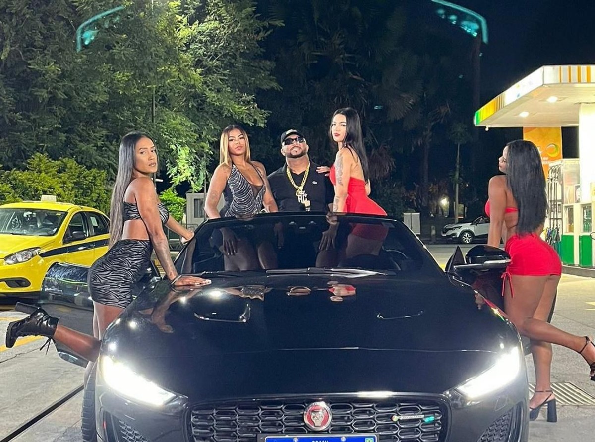 MC Roba Cena emplaca o hit 'Oi, boa noite' nas paradas