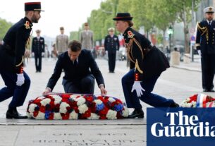 Ministro francês para tomar medidas legais contra o homem que acendeu o cigarro do memorial | França