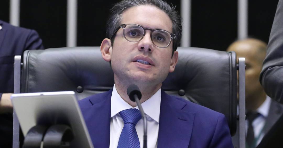 Motta cita vídeo de Felca e promete pautar projetos sobre crianças em redes sociais