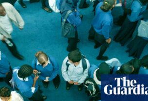 O financiamento para clubes de jovens ingleses pretende manter as crianças fora de smartphones | Jovens