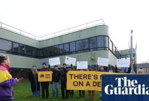 Os planos do trabalho de compensar as emissões de expansão de Heathrow estão toda torta no céu? | Política verde