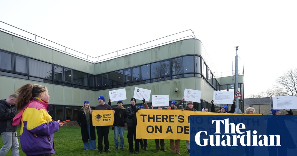 Os planos do trabalho de compensar as emissões de expansão de Heathrow estão toda torta no céu? | Política verde