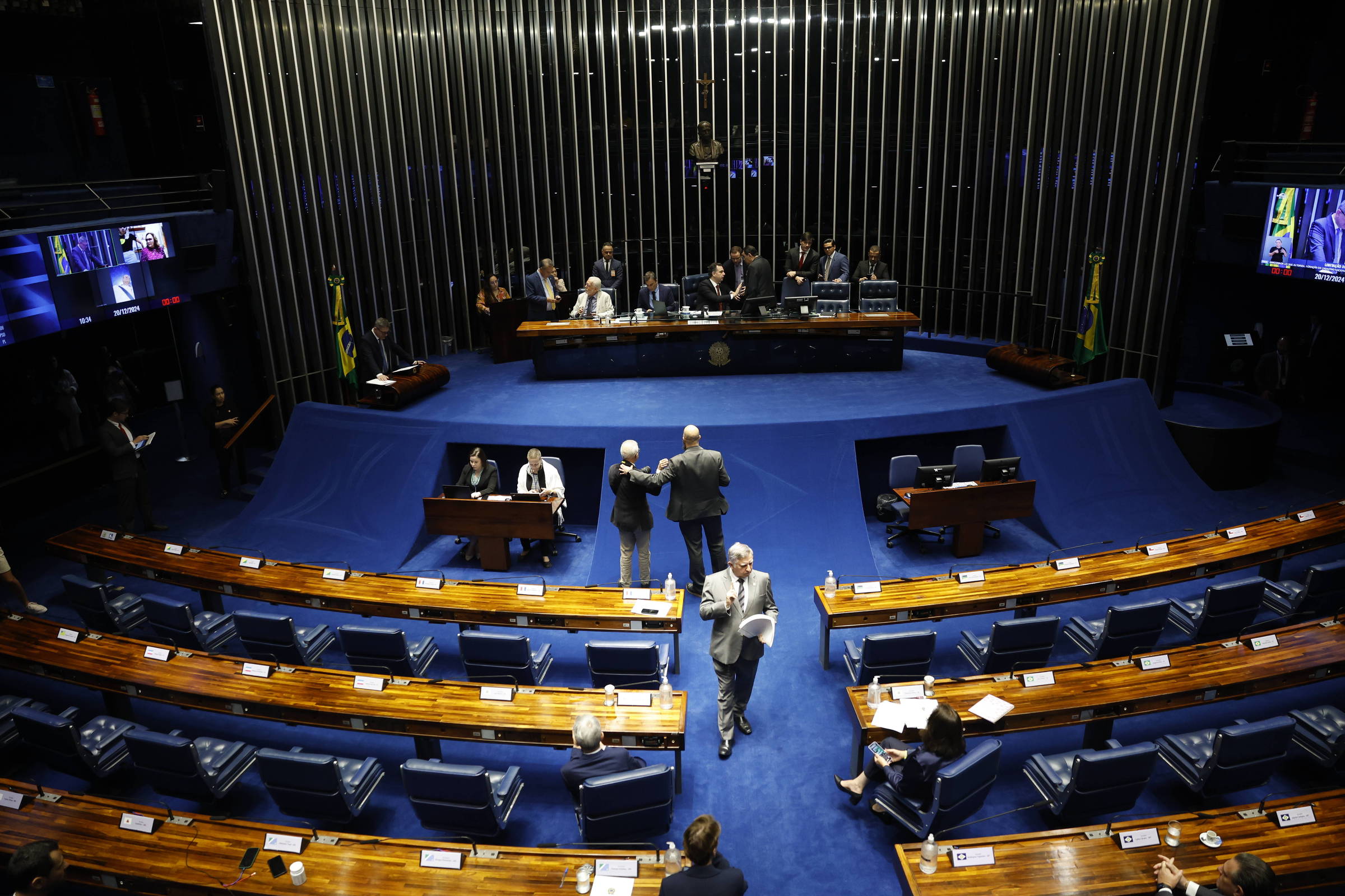 Parlamentares pedem aos EUA que rejeitem tarifas ao Brasil - 01/08/2025 - Painel