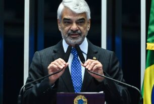 Presidente interino do PT critica países que mantêm relação com Israel e pede ação de Lula
