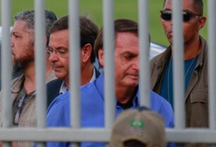 Prisão domiciliar de Bolsonaro é 'prenúncio do que está por vir', diz cientista político