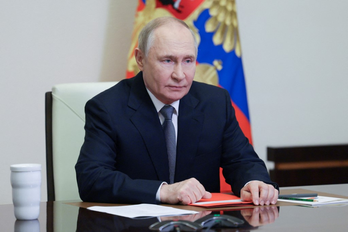Putin assina a lei que multa o conteúdo 'extremista' on -line