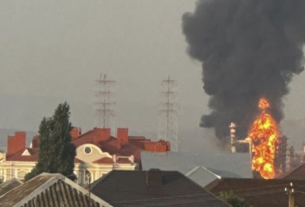 Queimaduras de petróleo, bases, estações ferroviárias em chamas, enquanto 82 drones atacam a Rússia