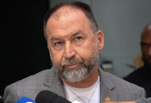 Sócios do Corinthians votam sobre impeachment de Augusto Melo