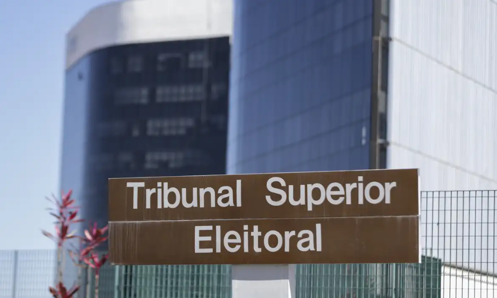 TSE empossa novos ministros indicados por Lula