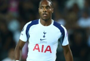 Tottenham condena ofensas racistas contra Mathys Tel após vice na Supercopa da Uefa