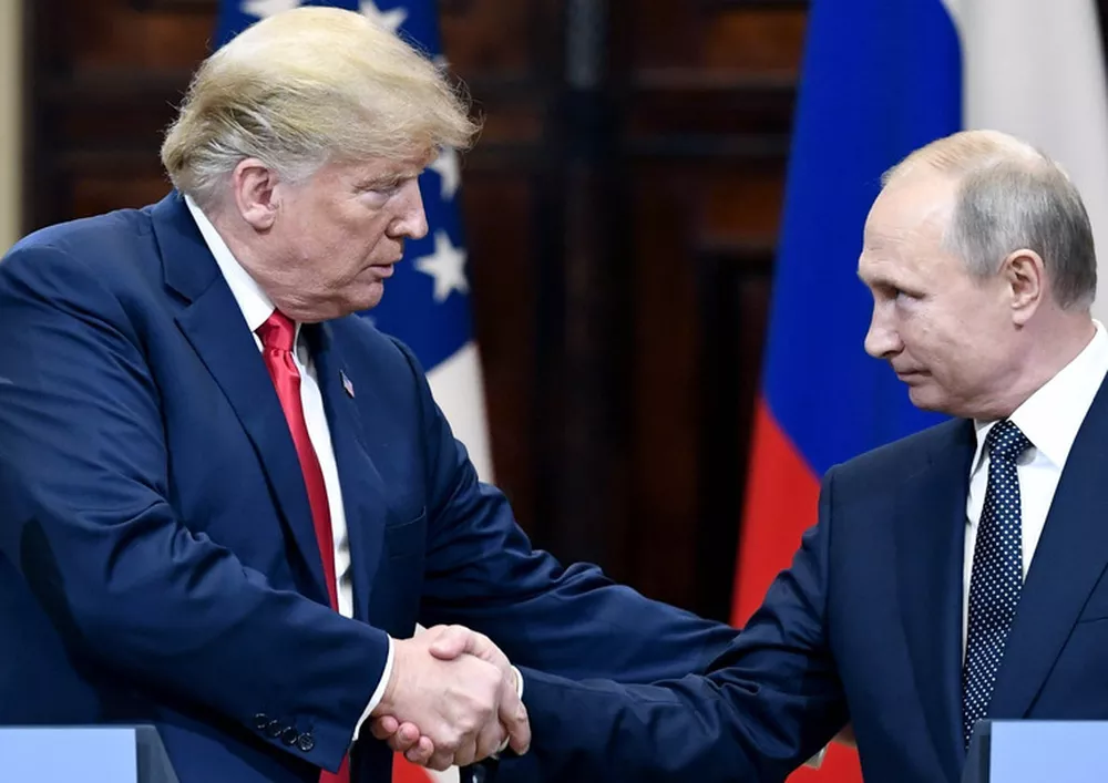 Trump ameaça impor ‘consequências severas’ à Rússia caso Putin não encerre a guerra.