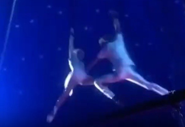 (VÍDEO) Artista circense sofre queda durante apresentação em Macau