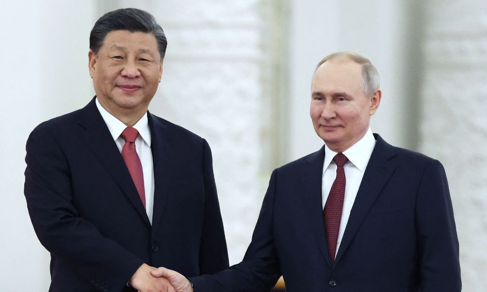 Xi Jinping diz a Putin que a China se alegra com o contato entre Rússia e EUA para solucionar a crise na Ucrânia